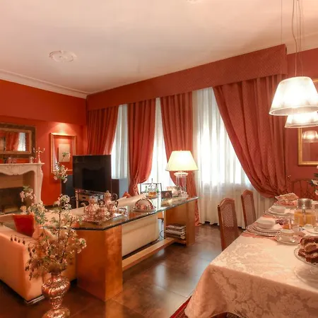 Luini 8 Bed & Breakfast